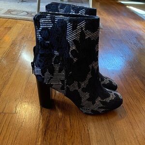 NWT Sole Society navy embroidered boots size 8.5